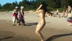 dates25com Curvy young nudist lets the sun ki