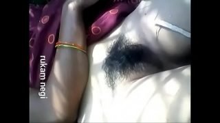 Indian bhabhi pussy say baut paani aawat hai