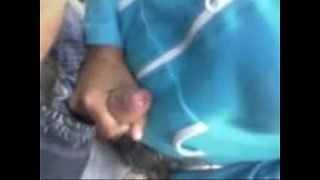 Indian girl blow job to bf in road