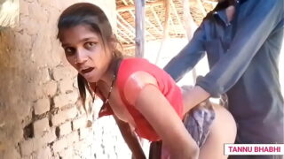 Mumbai Indian girl fucked with boyfriend in doggystyle In Outdoor